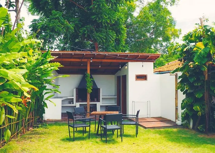 Villa Joglo - Tropical Oasis
