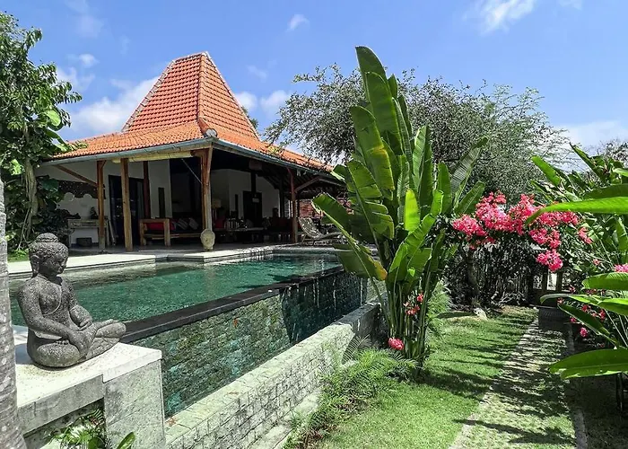 Villa Joglo - Tropical Oasis