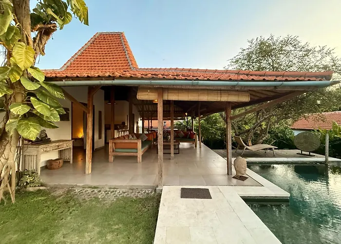 Villa Joglo - Tropical Oasis